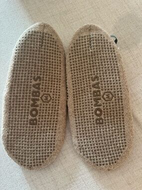 Bombas Tan Waffle-Textured Non-Slip Slipper Socks